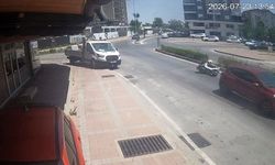 Önüne çıkan otomobile çarpmamak isterken kaza yaptı!