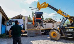 Büyükşehir'den üreticiye yem ezme makinesi desteği