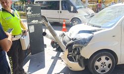 İş yerine girmesini trafik lambaları önledi
