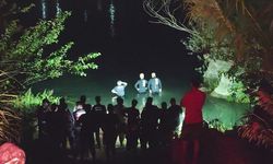 Manavgat Şelalesi'nde adacıkta mahsur kalandılar!