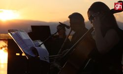 2 bin yıllık Hıdırlık Kulesi'nde gün batımına müzik eşlik etti