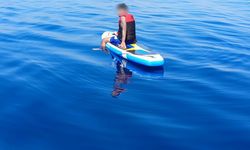 SUP ile denize açıldılar, kürekleri kırılınca kilometrelerce sürüklendiler