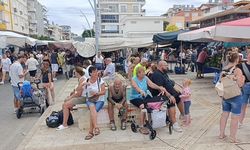 Semt pazarına turist akını