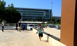 Kan ter içinde elide terlikle yalınayak koşarak geldi ama olmadı…