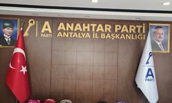 Anahtar Parti Antalya’dan ihtiyaç sahibi öğrencilere kırtasiye desteği