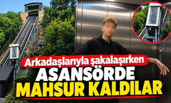 Arkadaşlarıyla şakalaşırken asansörde mahsur kaldılar