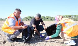 AKSU KUMKÖY SAHİLİ EL BİRLİĞİYLE TEMİZLENDİ