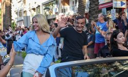 Antalya'da ünlü sanatçılara sevgi seli