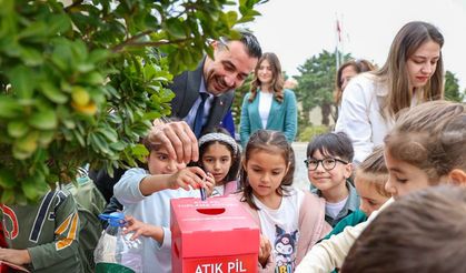 Başkan Vekili Çiçek’ten miniklerle çevre için örnek hareket