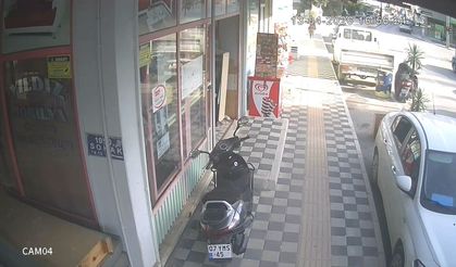 Kendi motosikleti gibi alıp kaçtı, saniyeler sürdü!