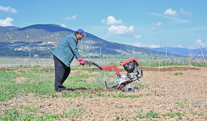 Büyükşehir ipek böceği yetiştiriciliğini yaygınlaştırıyor