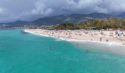 Alanya sahillerinde bayram yoğunluğu