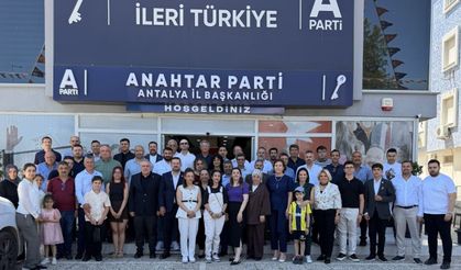 Anahtar Parti Antalya Teşkilatı Bayramlaşma Programında Bir Araya Geldi