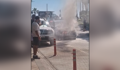 Motor kısmından dumanlar yükseldi, vatandaşlar müdahale etti!