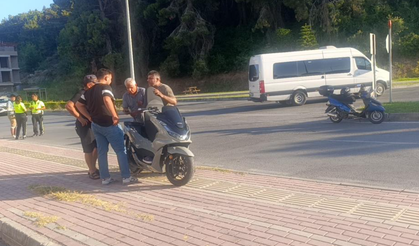 Manavgat'ta motosikletler çarpıştı!