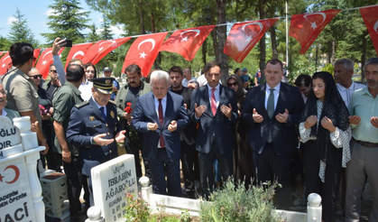 Korkuteli'nde 15 Temmuz şehidi Yasin Naci Ağaroğlu, mezarı başında anıldı