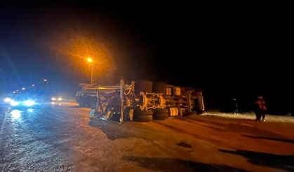 Devrilen beton mikserinin sürücüsü hafif yaralandı!