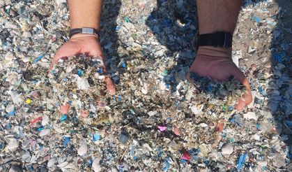 Tarsus-Kazanlı sahilinde plastik kirliliği