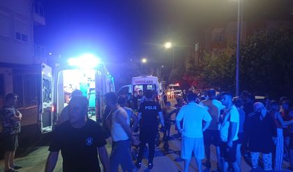 Annesini darp eden babasını bıçakladı!