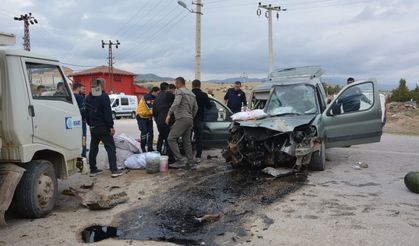 Korkuteli ilçesinde feci kaza: 1 ölü, 2 yaralı