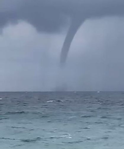 Antalya’da korkutan hortum