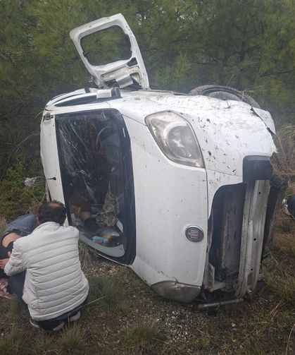 Akseki-Manavgat Karayolunda araç şarampole devrildi!