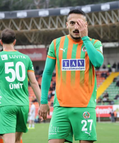 Trendyol Süper Lig: Corendon Alanyaspor: 5 - Kocaelispor: 0 (Maç sonucu)