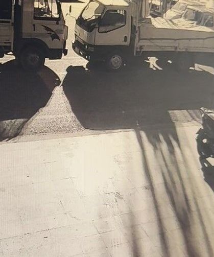 Antalya'da üzerinde anahtarı unutulan biber yüklü kamyonet terk edilmiş halde bulundu