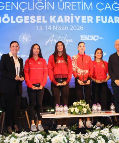 BAKİF26'da kadın milli sporculara ilgi