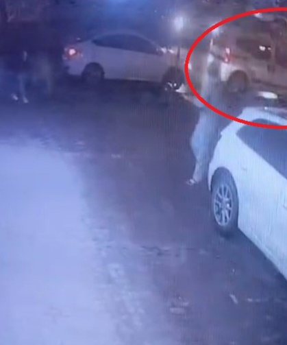 Zincirleme kaza kamerada: Ters yönden gelen araç faciaya yol açtı!