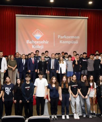 Rektör Özkan’dan lise öğrencileriyle ufuk açıcı sohbet