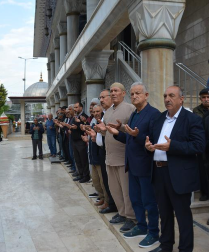 Korkuteli'de 103 hacı adayı uğurlandı