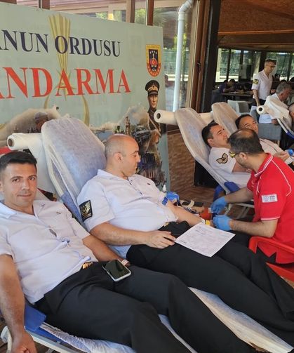 Antalya İl Jandarma Komutanlığı'ndan kan bağışına destek