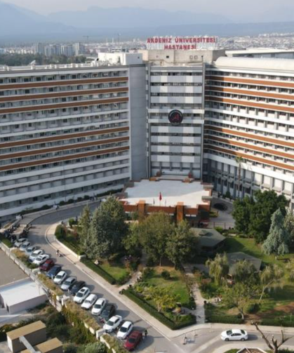 Akdeniz Üniversitesi'nde 3'üncü rahim nakli operasyonu başladı!