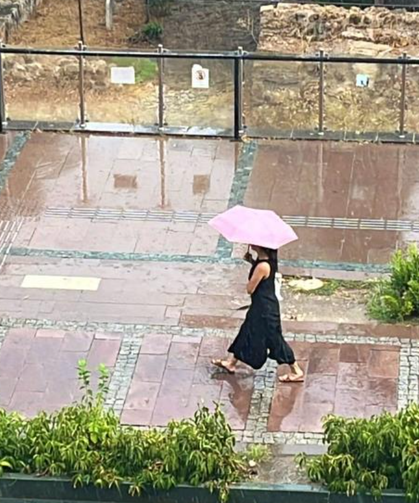 Antalya'da yaz ortasında yağmur şaşkınlığı!