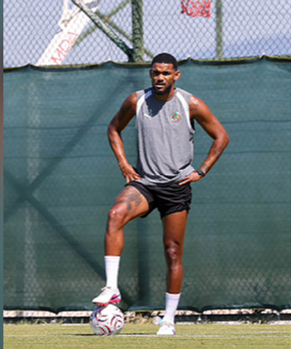 Alanyaspor'da Bruno Viana, Çin Süper Lig ekibi Qingdao West Coast'a kiralandı