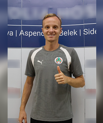 Alanyaspor'da teknik heyet ve futbolcular, sağlık kontrolünden geçti