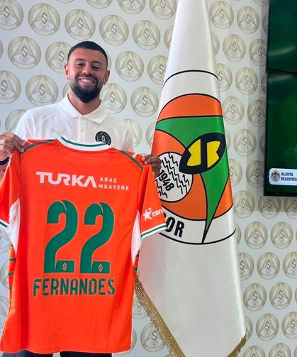 Alanyaspor, AEK forması giyen Paolo Fernandes'i kiralık olarak kadrosuna kattı