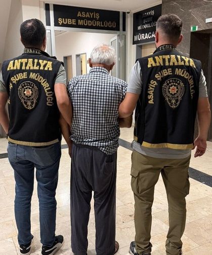 Antalya'da 157 yıl kesinleşmiş hapis cezası bulunan hükümlü yakalandı