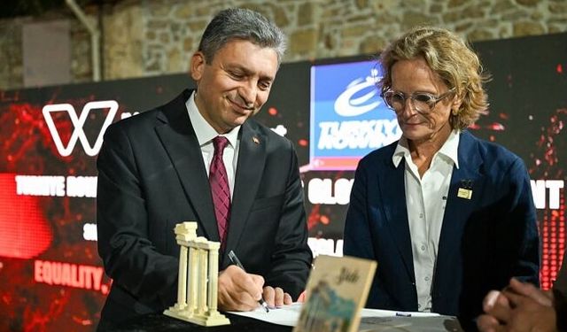 Avrupa'nın en iyi kürekçileri Antalya'da yarışıyor