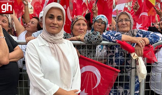 CHP Aksu Kadın Kolları Başkanı Menzil Çakmak görevinden  istifa etti!