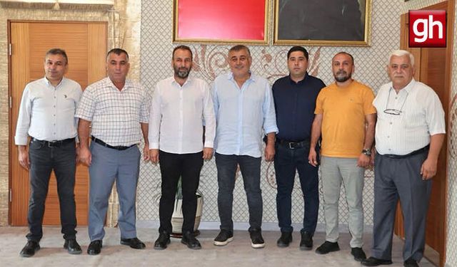 Bugün parti üyelikleri yapılacak, yarın rozet takılacak!