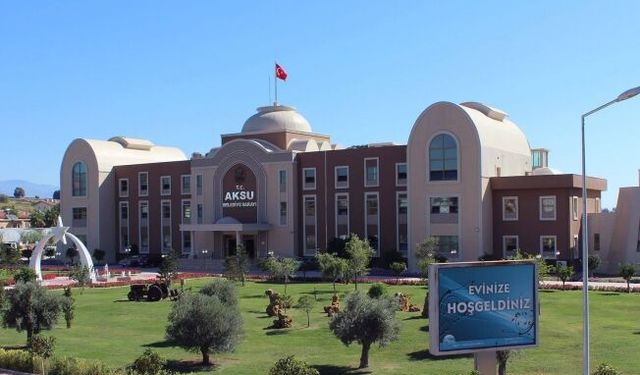 Aksu Belediyesi’nde ilk değişim: Başkan Yardımcısı görevden alındı