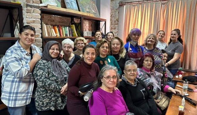  Muratpaşa’nın Yaşlı Evleri’nde kişisel bakım uygulaması