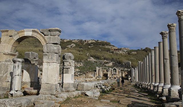 Perge Antik Kenti 2025’te 188 bin 599 ziyaretçiyi ağırladı