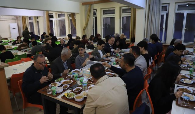 Aksu Fen Lisesi’nde birlik ve beraberlik iftarı