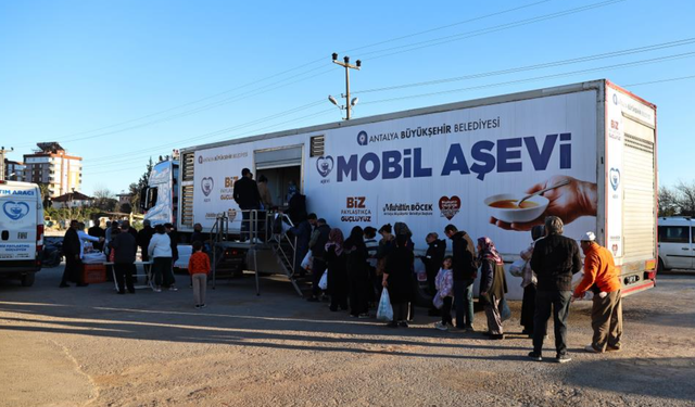 Mobil Aşevi Ramazan bereketini mahallelere taşıyor