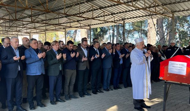 Aksu'da 72 yaşında hayatını kaybeden emekli Vali Yardımcısı son yolculuğuna uğurlandı