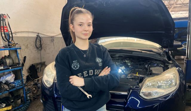 Sanayinin 17 yaşındaki oto tamircisi kadın ustası