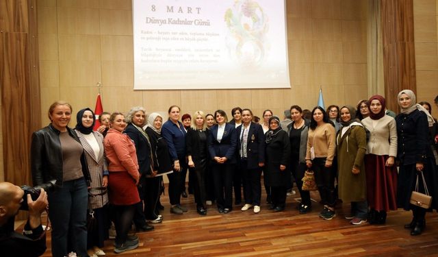 Prof. Dr. Özkan: "Kadınlarını geri bırakan toplumun ileri gitmesi imkansız"